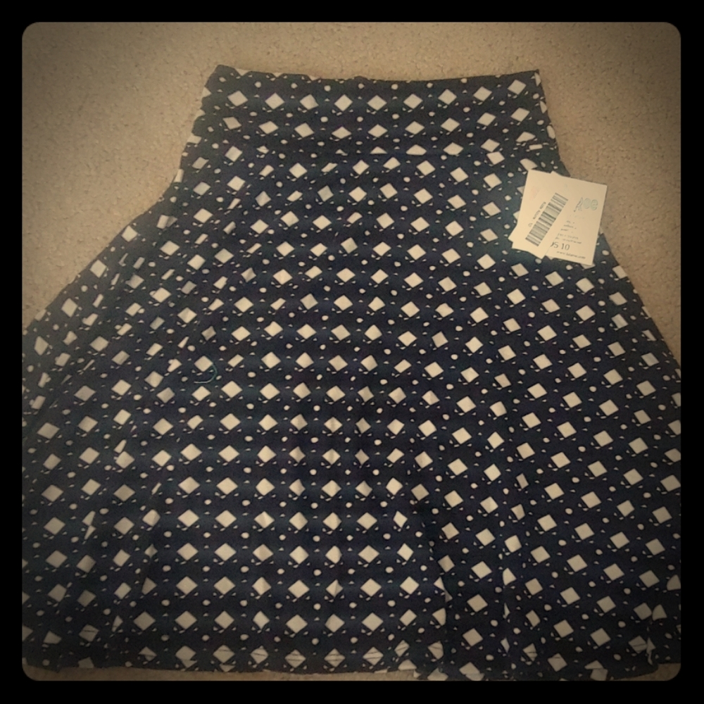Lularoe size 10 girls Azure skirt NWT